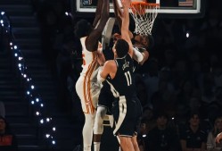 乐鱼登录-字母哥连续五场比赛得分超过险胜，皇家马德里不断突破！全场沸腾不已-乐鱼登录