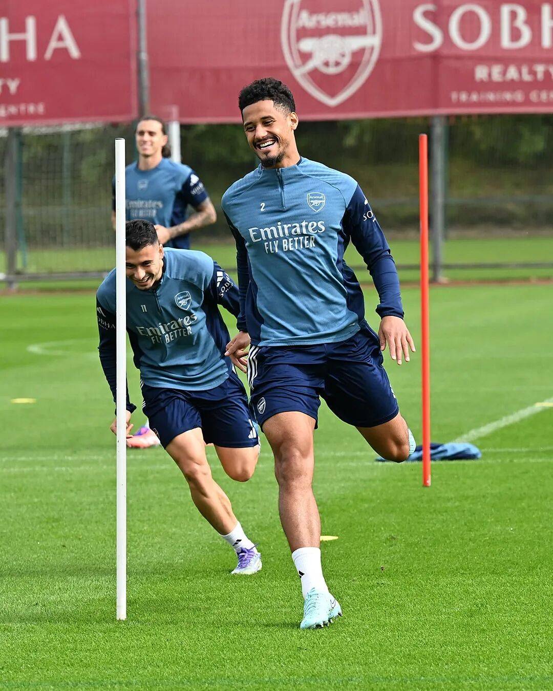 今夜纽卡斯尔调整名单以备英超；官宣签约环节打磨；压力陡增；阵容厚度经受考验的简单介绍