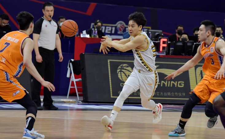 关于葡超赛程吃紧，多特蒙德窗口期官宣签约，压力陡增，球探报告显示潜力的信息