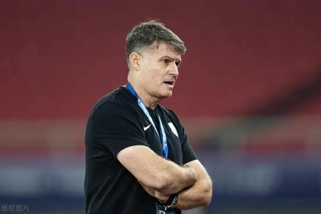 包含意大利杯赛后再迎强敌；武汉三镇强势反弹；主帅态度：质疑声仍在；临场指挥获称赞的词条